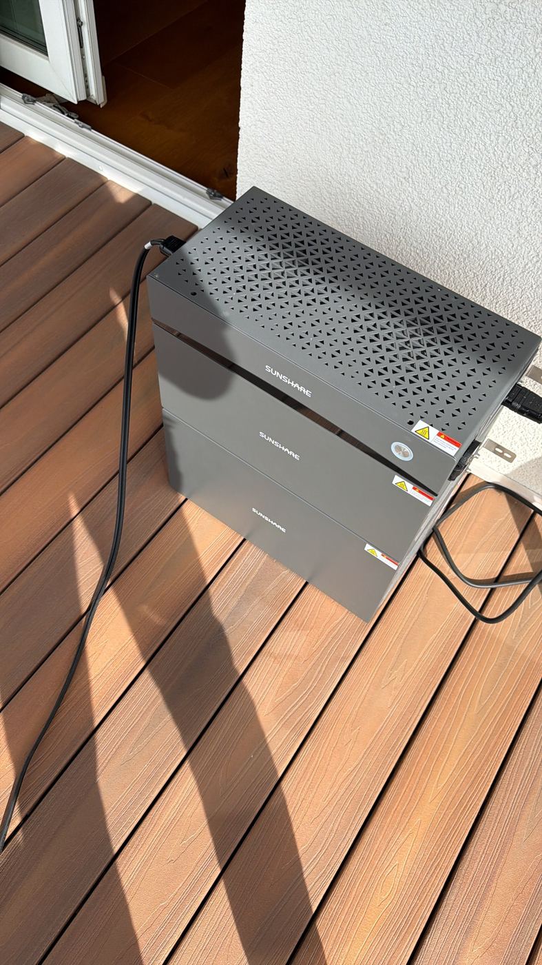 Sunshare-Speicher auf der Terrasse